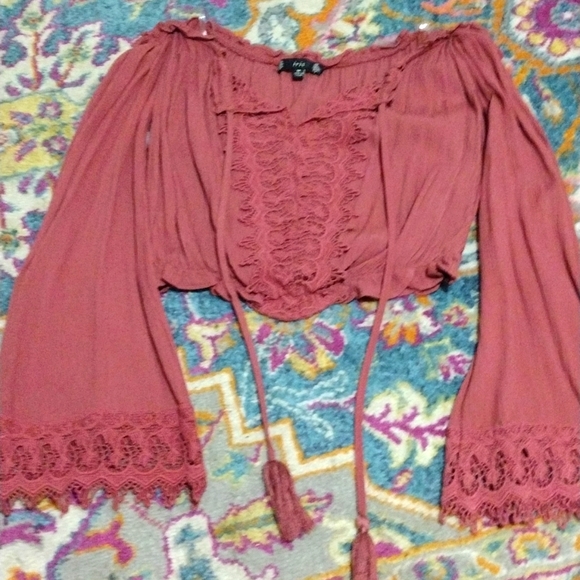 Beautiful Iris boutique crop top - Picture 1 of 5